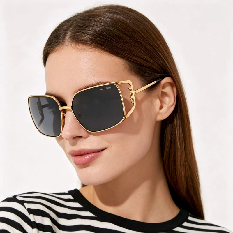 MU147AV Sunglasses Gold Gray