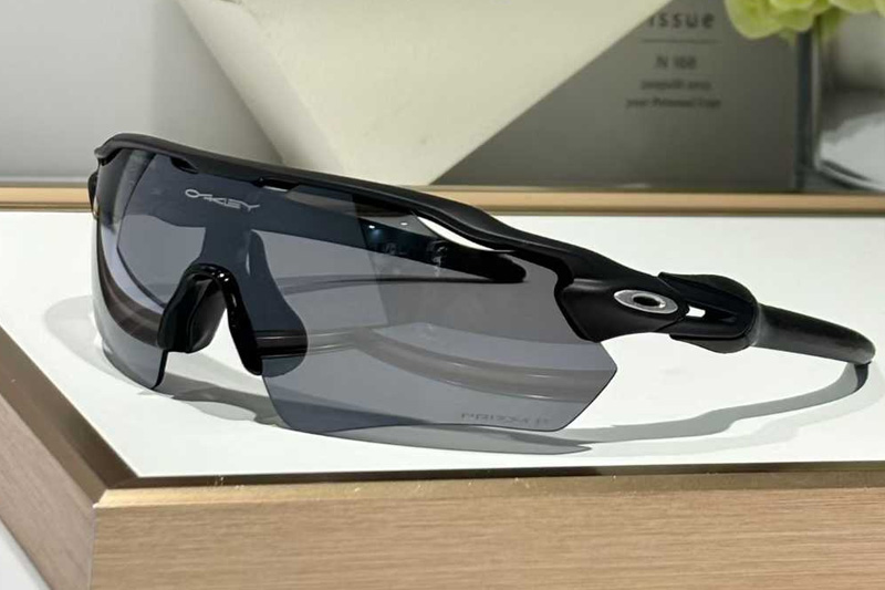 OO9208 Sunglasses Black Gray Mirror