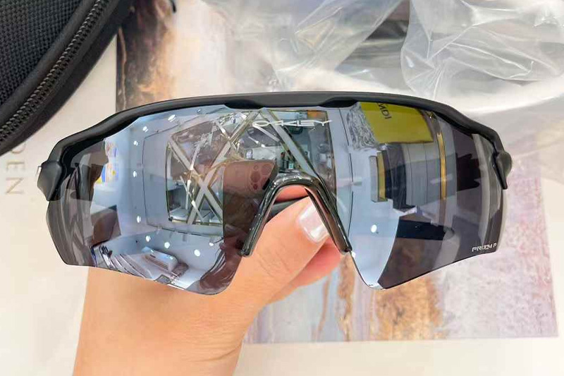 OO9208 Sunglasses Black Gray Mirror