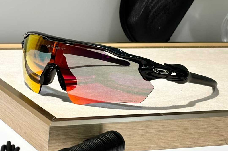 OO9208 Sunglasses Black Red Flash