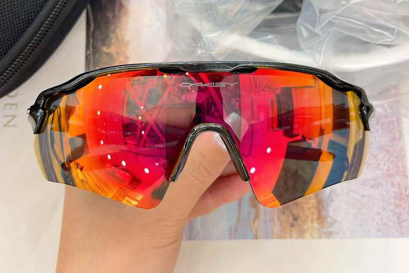 OO9208 Sunglasses Black Red Flash