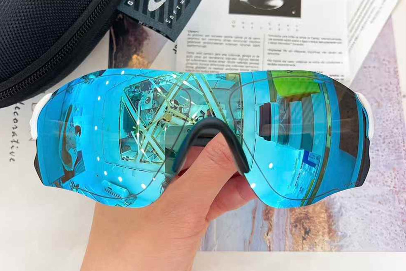 OO9313 Sunglasses White Blue Flash