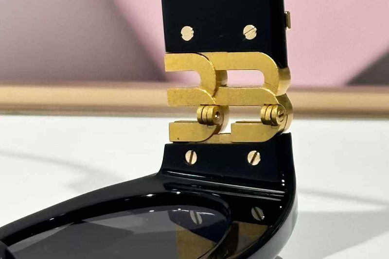 SMU11W Sunglasses Black Gold Gray