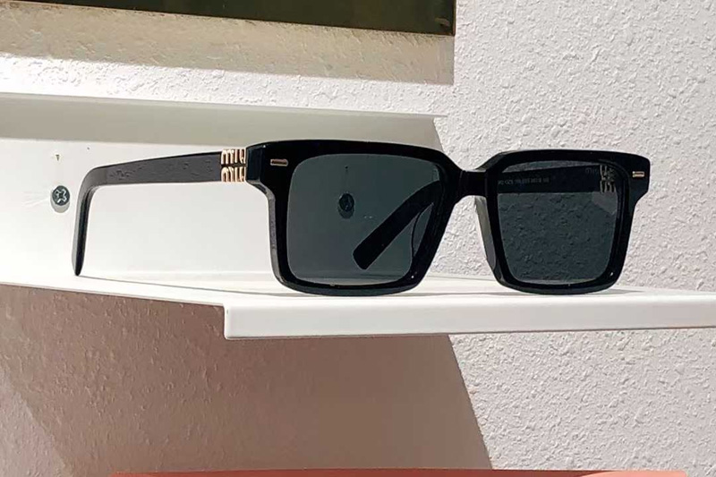 SMU13ZS Sunglasses Black Gold Gray