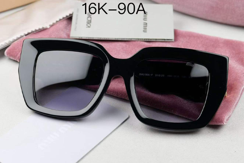 SMUB05F Sunglasses Black Gradient Gray