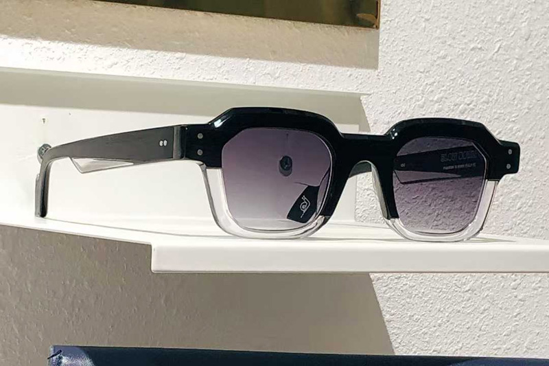 Slow Down Sunglasses Black Transparent Gradient Gray