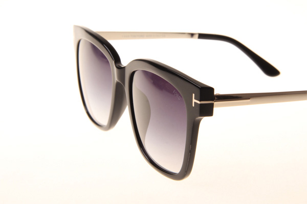 TF0643-K Sunglasses In Black Gradient Grey