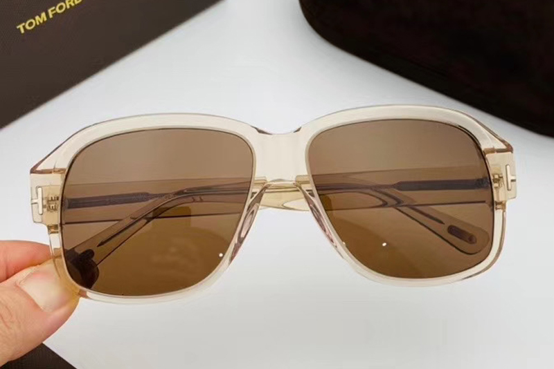 TF837 Sunglasses In Transparent Brown Lens