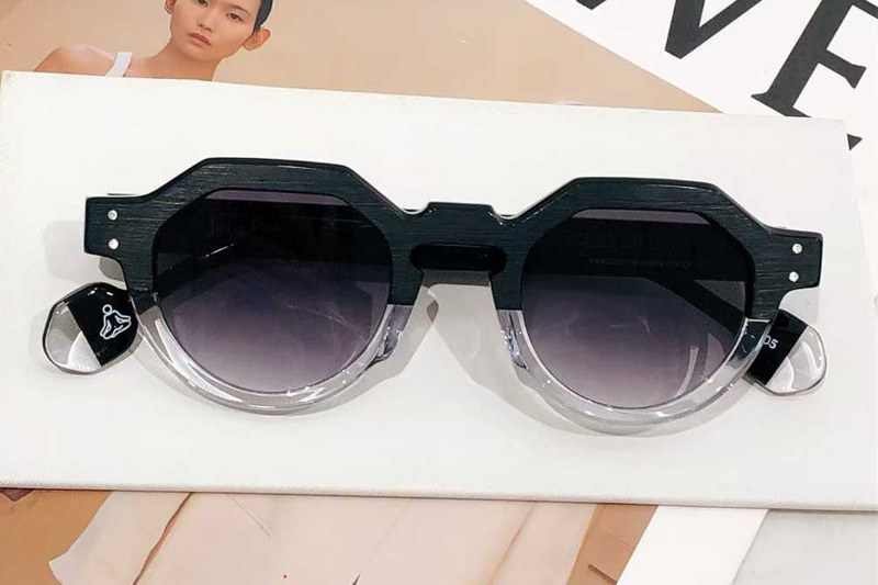 Take It Easy Sunglasses Black Transparent Gradient Gray