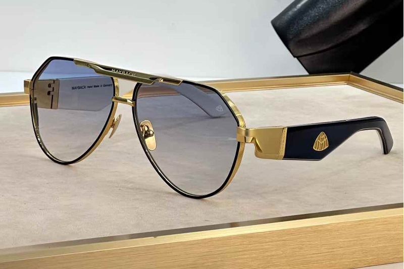 The King III Sunglasses Gold Black Gradient Blue