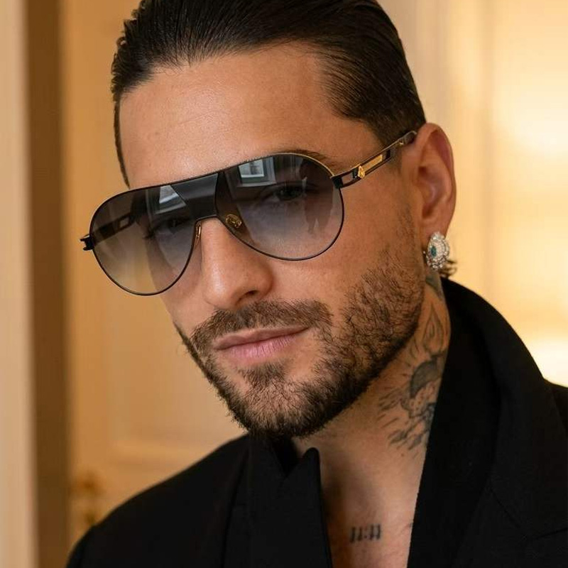 The Orbit Sunglasses Black Gold Gradient Gray