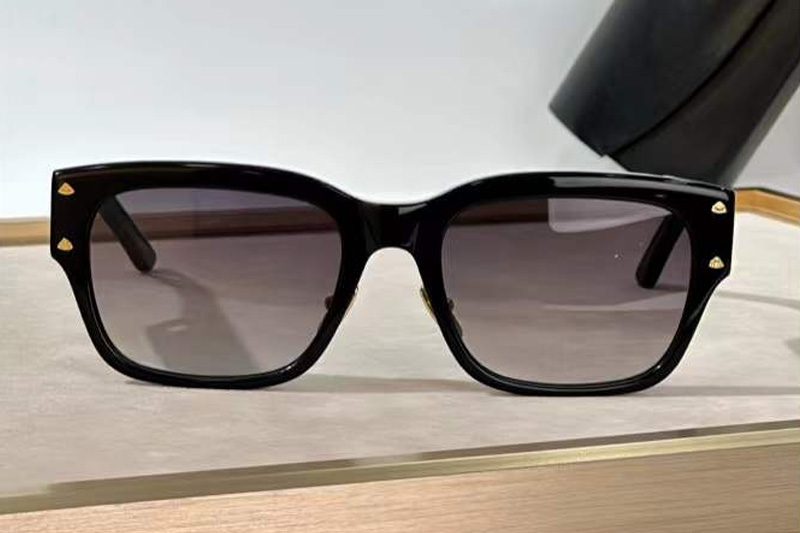 The Rebel II Sunglasses Black Gold Gradient Gray