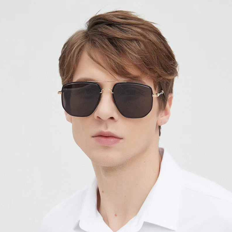 The Sanme Sunglasses Black Gold Gray