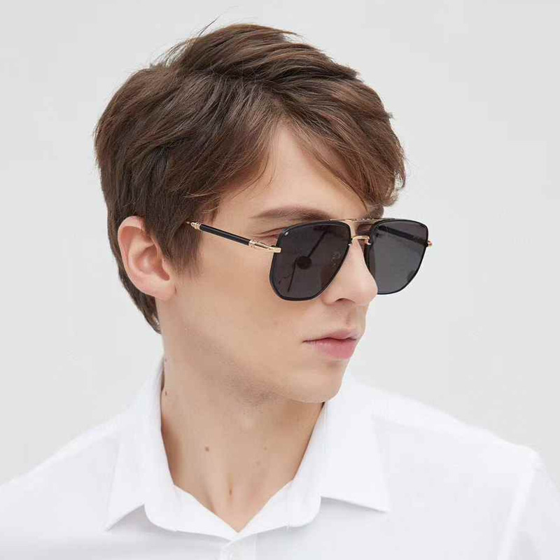 The Sanme Sunglasses Black Gold Gray