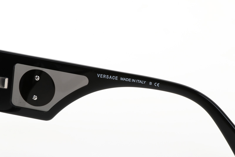 VE1048 Sunglasses In Black