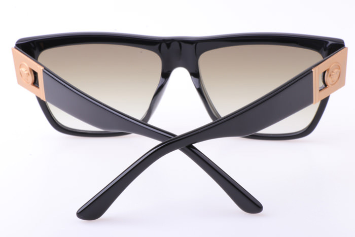 VE372A Sunglasses In Black Gold