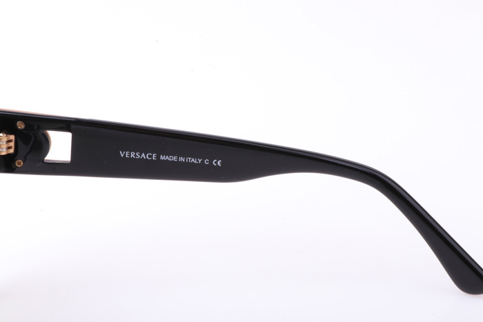 VE372A Sunglasses In Black Gold