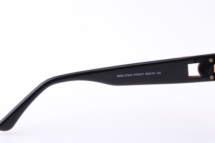 VE372A Sunglasses In Black Gold