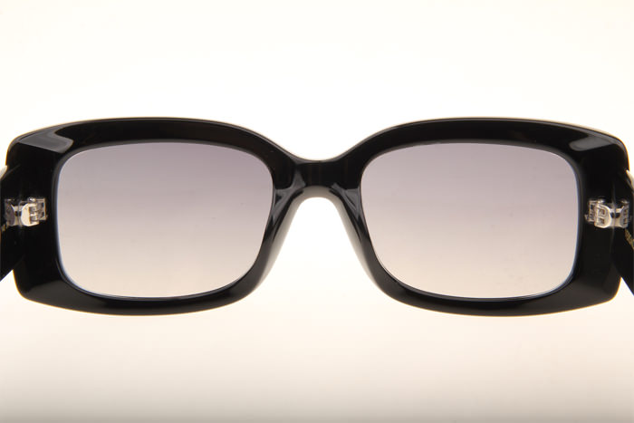 VE4377 Sunglasses In Black Gradient Grey