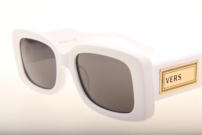 VE4377 Sunglasses In White Grey