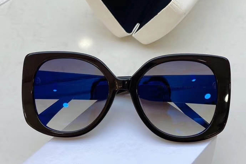 VE4387 Sunglasses In Black With Gradient Grey Lens