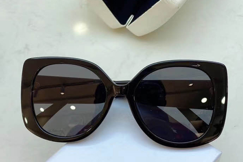 VE4387 Sunglasses In Black With Grey Lens