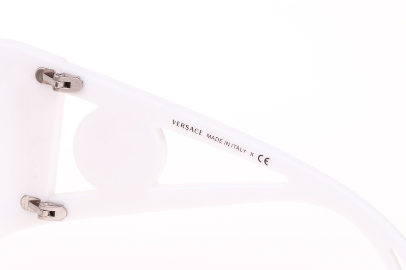 VE4393 Sunglasses In White