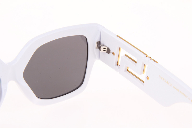 VE4402 Sunglasses In White