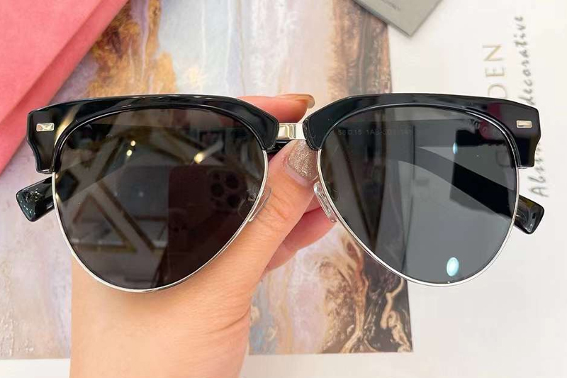 VMU56XV Sunglasses Black Silver Gray