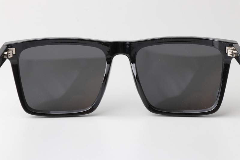 WT7505 Medium Sunglasses Black Gray