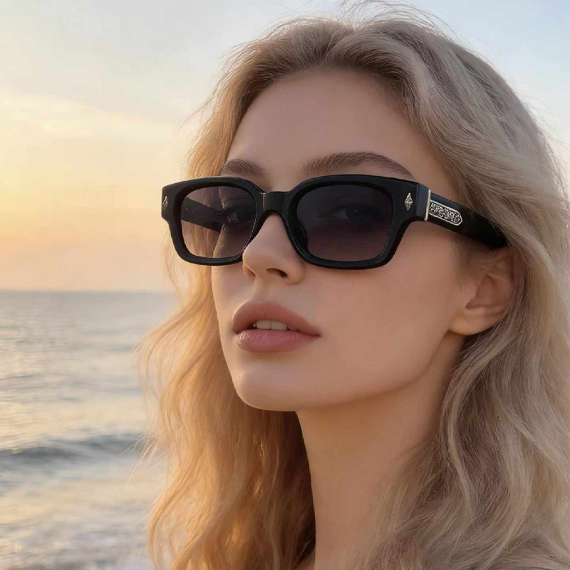 Weirdo Sunglasses Black Gradient Gray