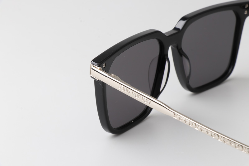 Z1667 Sunglasses In Black Silver Grey