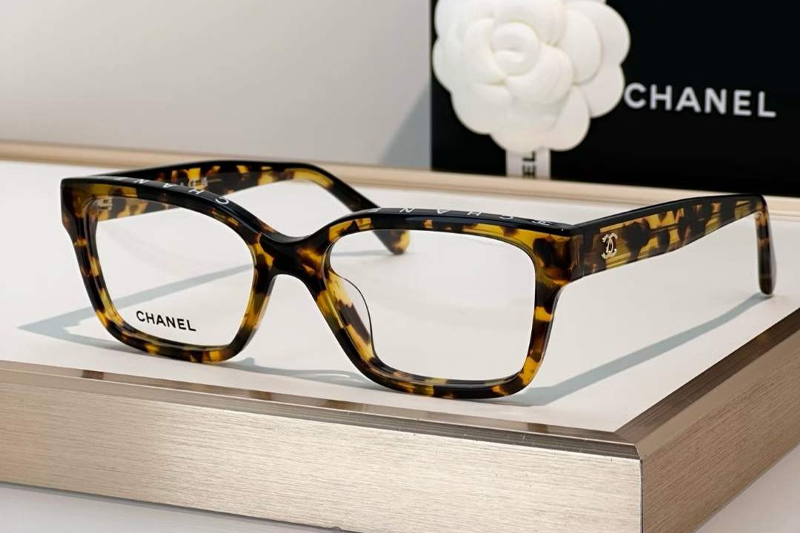 CH3510 Eyeglasses Tortoise