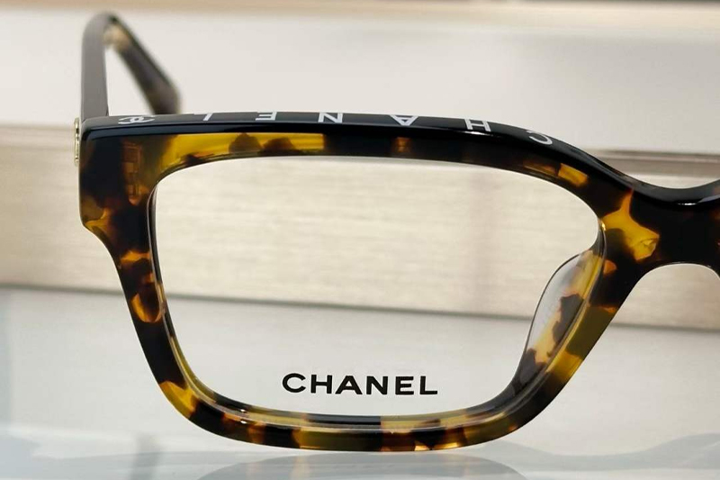 CH3510 Eyeglasses Tortoise