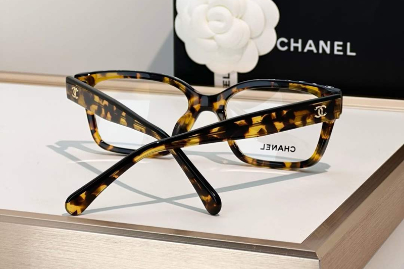 CH3510 Eyeglasses Tortoise