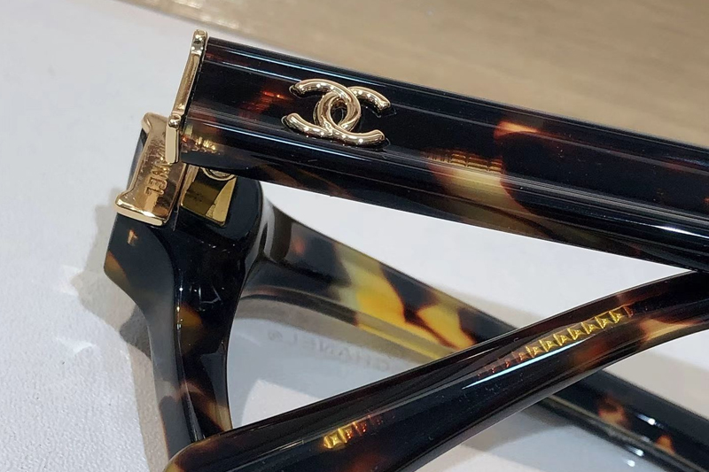 CH3520 Eyeglasses Tortoise