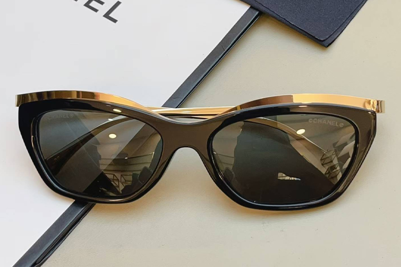 CH4299 Sunglasses Black Gray