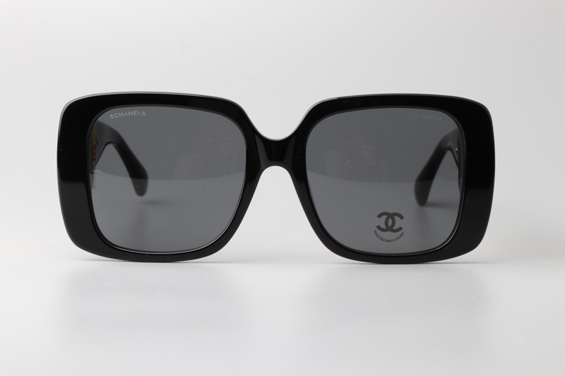 CH5532 Sunglasses Black Gold Gray