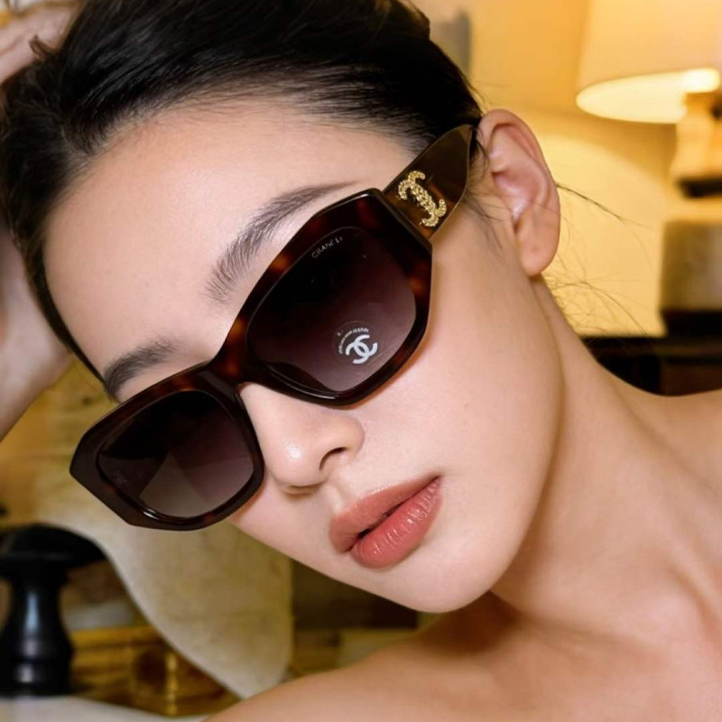 CH5554 Sunglasses Tortoise Gradient Gray