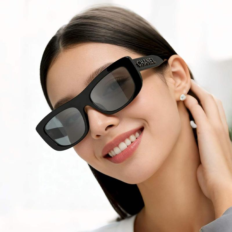 CH5559 Sunglasses Black Gray