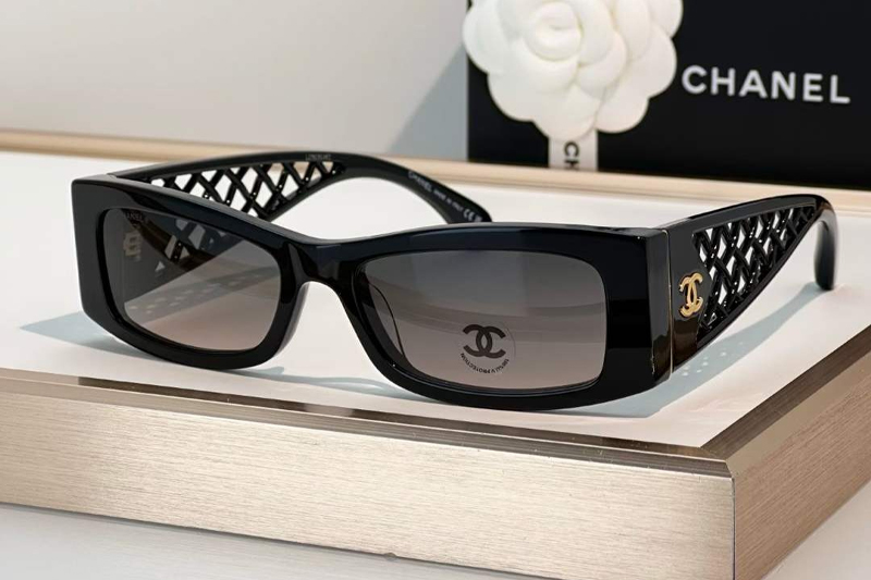 CH5566 Sunglasses Black Gradient Gray