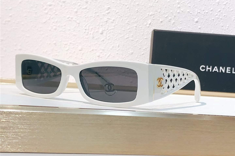 CH5566 Sunglasses White Gray