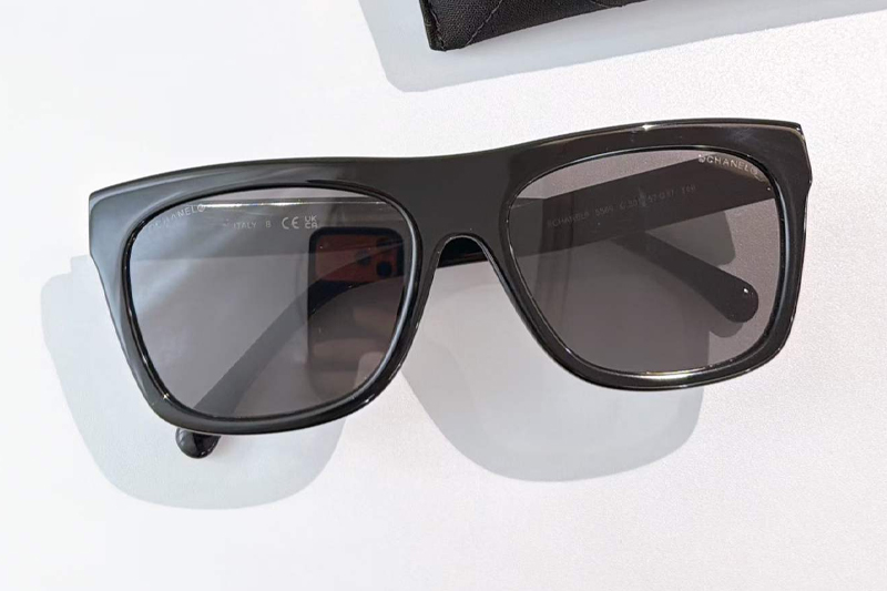 CH5569 Sunglasses Black Gray