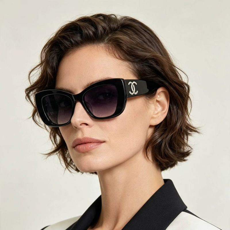 CHA71766 Sunglasses Black Gradient Gray
