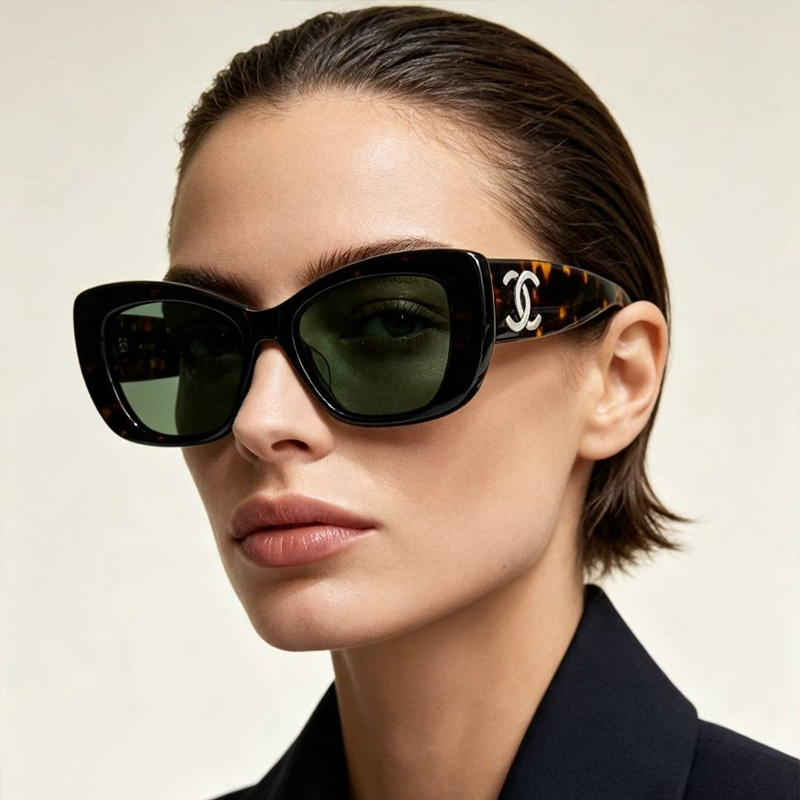 CHA71766 Sunglasses Black Tortoise Green
