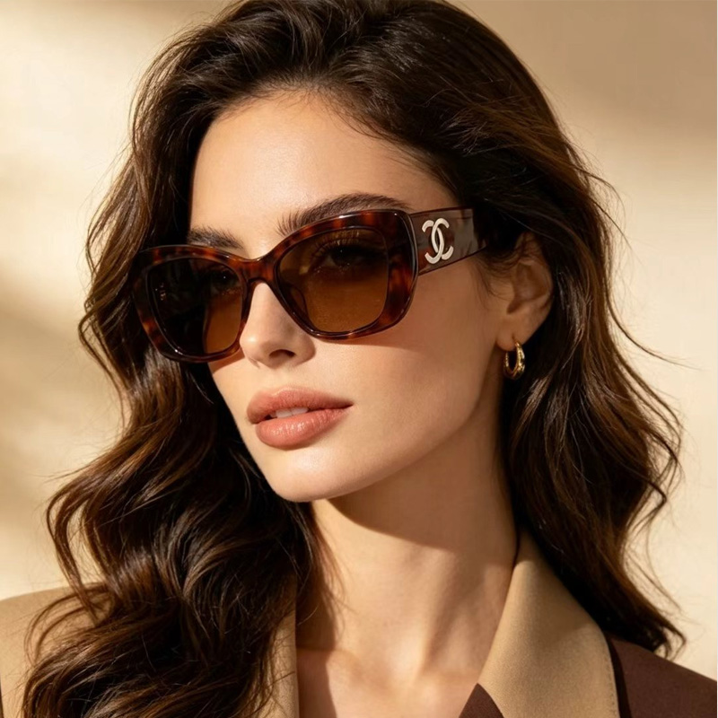 CHA71766 Sunglasses Tortoise Brown