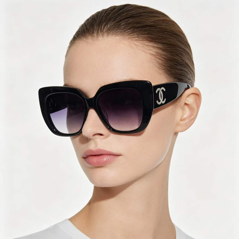 CHA71767 Sunglasses Black Gradient Gray