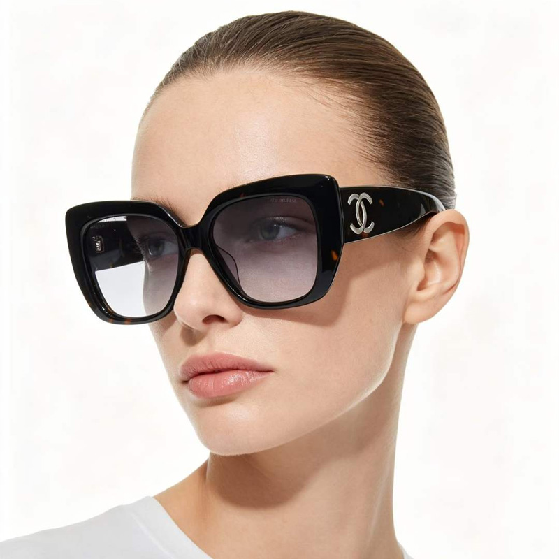 CHA71767 Sunglasses Tortoise Light Gray