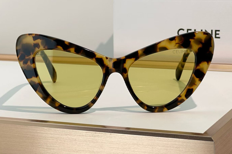 CL40339U Sunglasses Tortoise Yellow