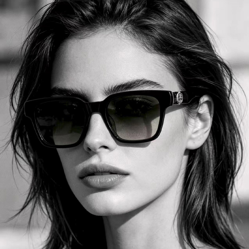 Celibussy Sunglasses Black Silver Gradient Gray